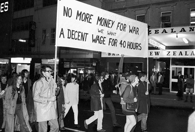 Union supporters during an anti-Vietnam War protest in Wellington, 1971