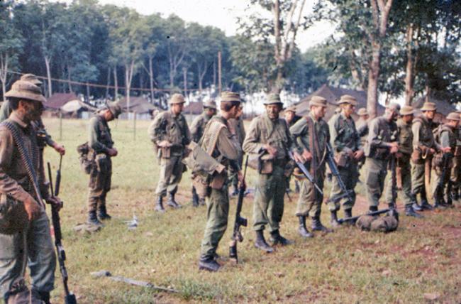 V5 Company preparing for a night ambush V5 Company preparing for a night ambush