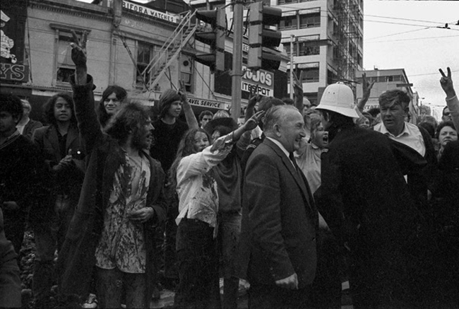 Paint-covered protesters - 161 Battery parade, 12 May 1971 Paint-covered protesters - 161 Battery parade, 12 May 1971