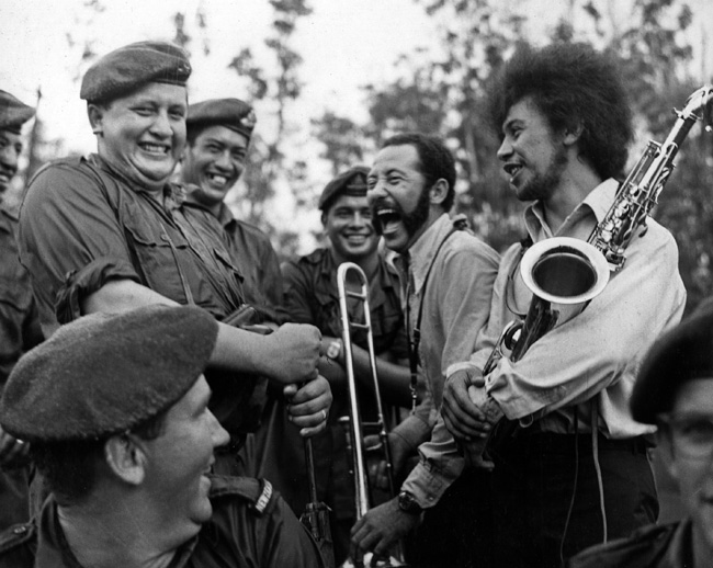 Fred Summers and Kevin Rongonui share a joke with New Zealand soldiers at Nui Dat, 1969 Fred Summer and Kevin Rongonui share a joke with New Zealand soldiers at Nui Dat, 1969