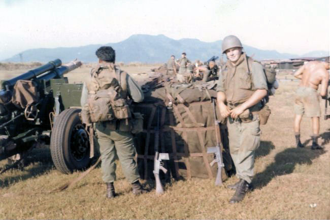 Heta Tobin (left) and Gary Holmes off to FSB Raglan, December 1970