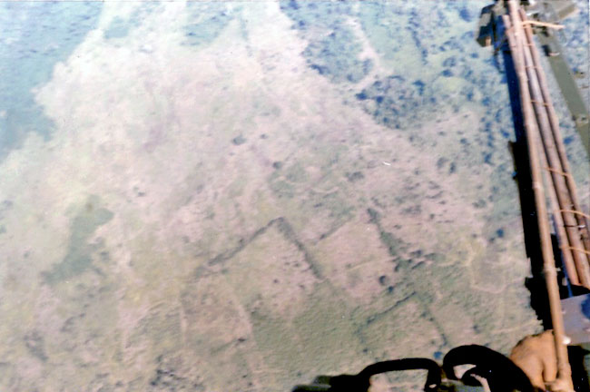Flying to FSB Raglan, December 1970 Flying to FSB Raglan, December 1970