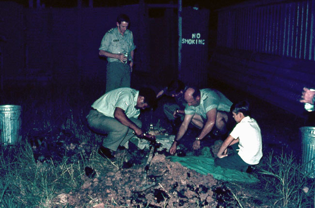 Hangi at the Kiwi Club, 1972