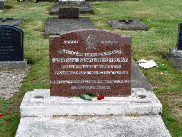 Kenneth Harding's grave, 2008 Kenneth Harding's grave, 2008