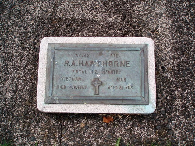 Raymond Hawthorne's grave, 2010 Raymond Hawthorne's grave, 2010
