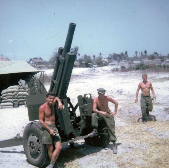 Walter Addison (left) and Brent Buchan with No.3 gun, circa 1968