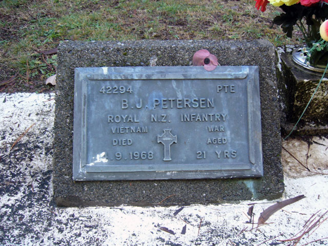 Bryan Petersen's grave, 2009