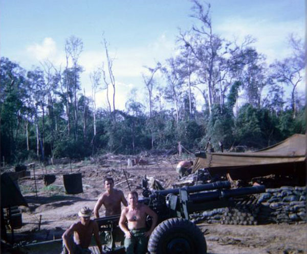 New Zealand gunners at unknown FSB, 1969