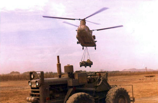 Chinook helicopter returning 161 Battery equipment to Nui Dat, 1971 Chinook helicopter returning 161 Battery equipment to Nui Dat, 1971