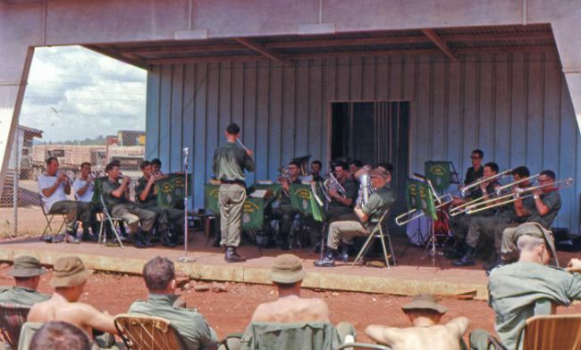 1RNZIR Band Tour Vietnam 1969 - Concert at the Dustbowl 1RNZIR Band Tour Vietnam 1969 - Concert at the Dustbowl