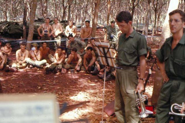 1RNZIR Band Tour Vietnam 1969 - FSB Discovery