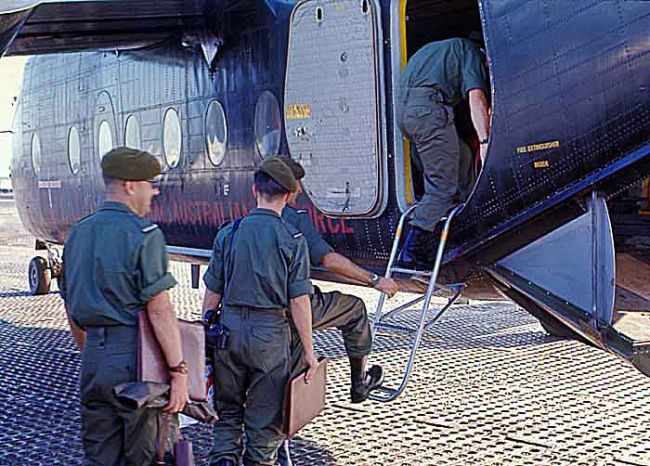 1RNZIR Band Tour Vietnam 1969 - Boarding Caribou aircraft