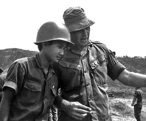 1NZATTV instructor with South Vietnamese soldier, circa 1971-72 1NZATTV instructor with South Vietnamese soldier, circa 1971-72