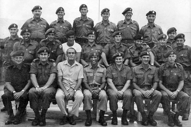 Members of 1NZATTV with Lieutenant General Sir Leonard Thornton at Chi Lang, 1972