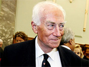 Mr Derek Leonard Round